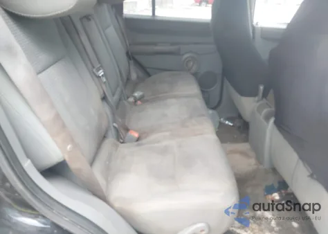 2006 Jeep Commander из США, поврежденный, VIN 1J8HH48K16C280696